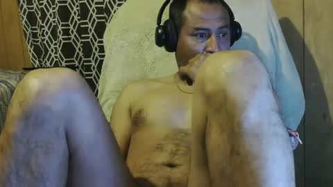 Snapshot of dantehot82 chatting on February 9, 2025, 8:33 am dantehot82 online show from February 9, 2025, 8:33 am