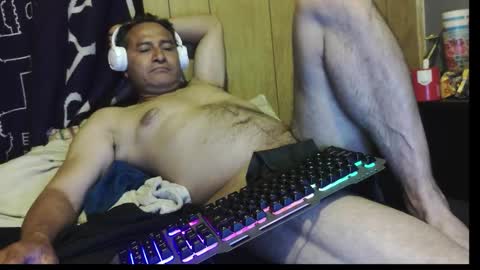 Snapshot of dantehot82 chatting on March 8, 2026, 2:04 am dantehot82 online show from March 8, 2026, 2:04 am