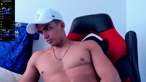 Snapshot of danterouxx chatting on December 20, 2024, 7:28 pm Dante online show from December 20, 2024, 7:28 pm