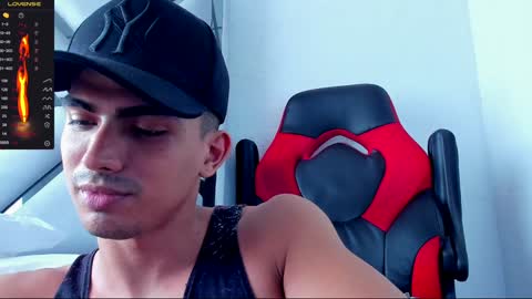 Snapshot of danterouxx chatting on January 28, 2025, 9:19 pm Dante online show from January 28, 2025, 9:19 pm