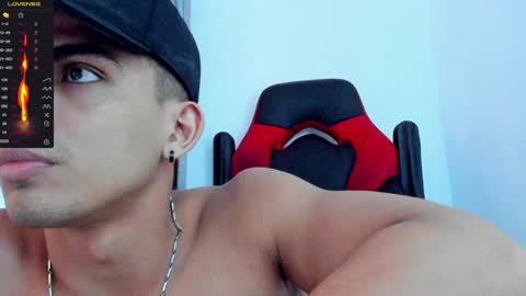 Snapshot of danterouxx chatting on February 7, 2025, 8:42 pm Dante online show from February 7, 2025, 8:42 pm