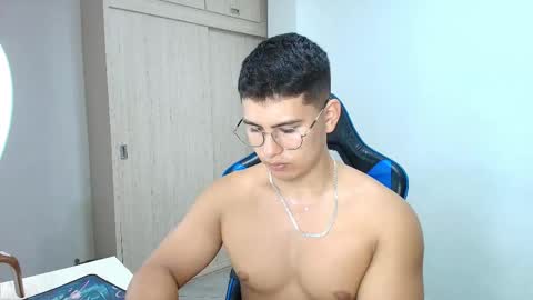 Snapshot of dantraxx chatting on January 5, 2025, 6:56 pm Dantraxx online show from January 5, 2025, 6:56 pm