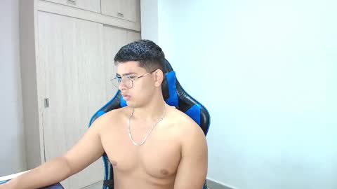 Snapshot of dantraxx chatting on January 12, 2025, 1:58 pm Dantraxx online show from January 12, 2025, 1:58 pm