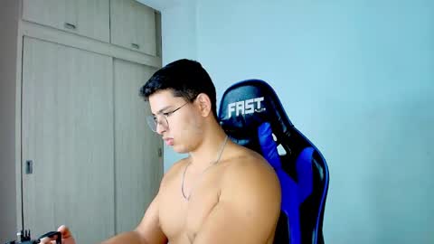 Snapshot of dantraxx chatting on January 17, 2026, 10:02 pm Dantraxx online show from January 17, 2026, 10:02 pm