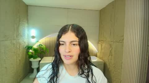 Snapshot of dany_r_ chatting on April 1, 2026, 12:28 pm Dany online show from April 1, 2026, 12:28 pm