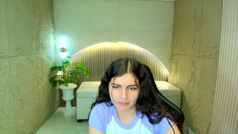 Snapshot of dany_r_ chatting on April 14, 2026, 1:06 pm Dany online show from April 14, 2026, 1:06 pm
