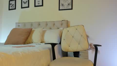 Antonella Mora online show from October 2, 2025, 12:23 pm