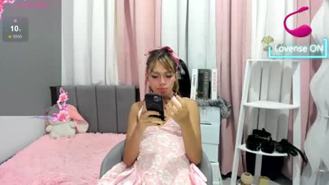 Snapshot of daphne_finley chatting on July 7, 2026, 6:47 am Daphne online show from July 7, 2026, 6:47 am