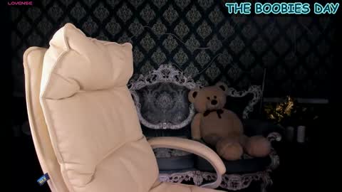 Agatha  online show from October 22, 2025, 1:11 pm