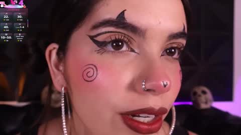 Daphne online show from October 31, 2025, 1:23 pm