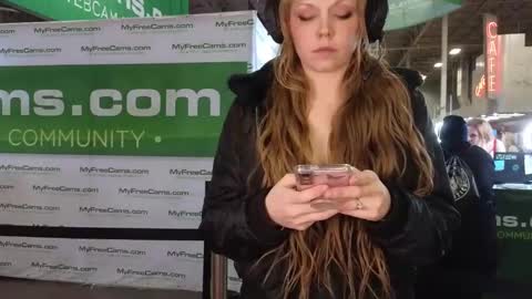 Daphne Madison online show from December 7, 2024, 11:12 pm