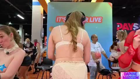 Daphne Madison online show from April 12, 2026, 7:41 pm