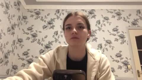 Emilia online show from May 10, 2026, 10:48 pm