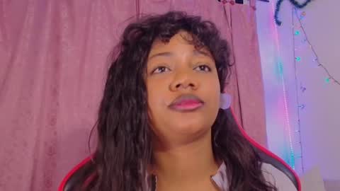 Snapshot of daphnewalker__ chatting on December 19, 2025, 10:55 am Daphne online show from December 19, 2025, 10:55 am