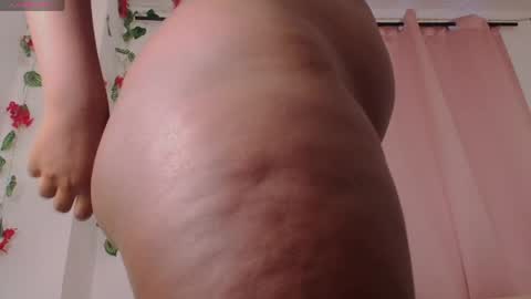 Snapshot of daphnewalker__ chatting on April 18, 2026, 1:37 pm Daphne online show from April 18, 2026, 1:37 pm