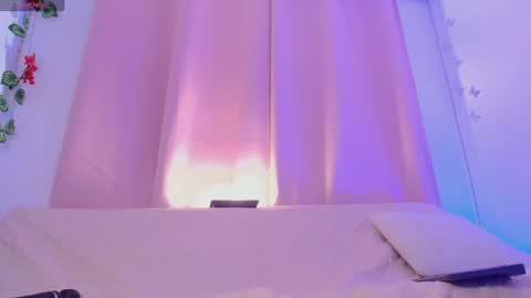 Snapshot of daphnewalker__ chatting on June 26, 2026, 11:25 am Daphne online show from June 26, 2026, 11:25 am
