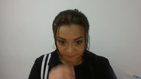 dapnne online show from November 19, 2025, 7:36 pm