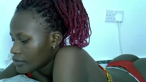 ESTHER online show from March 3, 2025, 7:28 pm