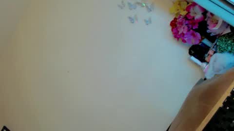 Angel Condensada online show from February 3, 2025, 1:09 am