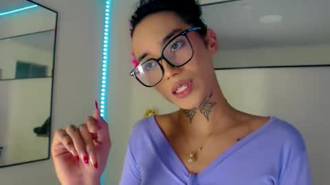 Snapshot of darianna_atehortua chatting on April 17, 2026, 10:13 pm Dary online show from April 17, 2026, 10:13 pm