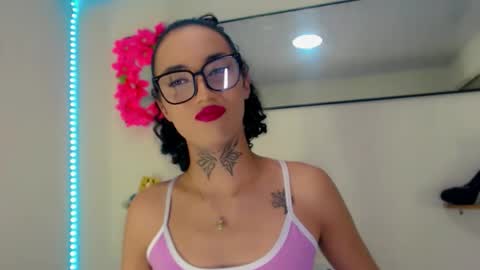 Snapshot of darianna_atehortua chatting on April 20, 2026, 11:17 pm Dary online show from April 20, 2026, 11:17 pm
