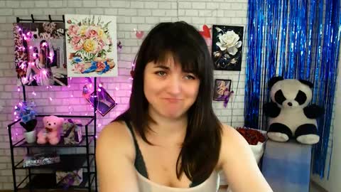 Snapshot of darina_m_ chatting on February 18, 2025, 12:28 pm Darina online show from February 18, 2025, 12:28 pm