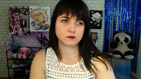 Snapshot of darina_m_ chatting on February 22, 2025, 10:07 am Darina online show from February 22, 2025, 10:07 am