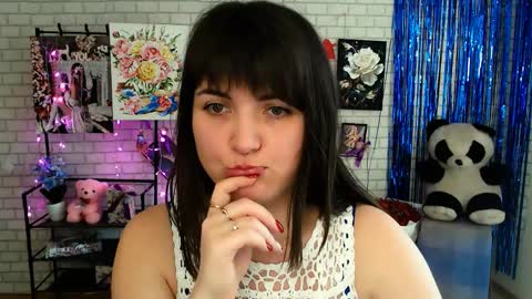 Snapshot of darina_m_ chatting on February 22, 2025, 1:13 pm Darina online show from February 22, 2025, 1:13 pm