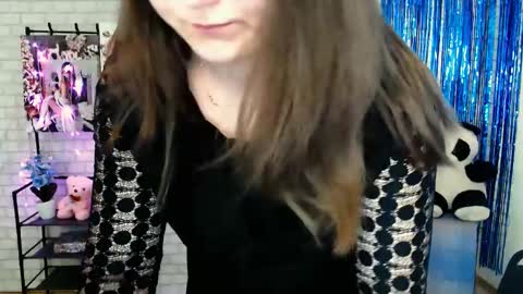 Snapshot of darina_m_ chatting on February 28, 2025, 5:37 am Darina online show from February 28, 2025, 5:37 am