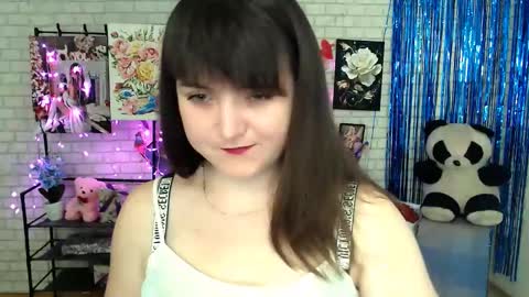 Snapshot of darina_m_ chatting on March 5, 2025, 6:12 am Darina online show from March 5, 2025, 6:12 am