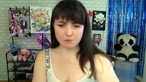 Snapshot of darina_m_ chatting on March 5, 2025, 11:06 am Darina online show from March 5, 2025, 11:06 am
