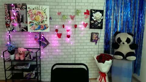 Snapshot of darina_m_ chatting on March 12, 2025, 11:42 am Darina online show from March 12, 2025, 11:42 am