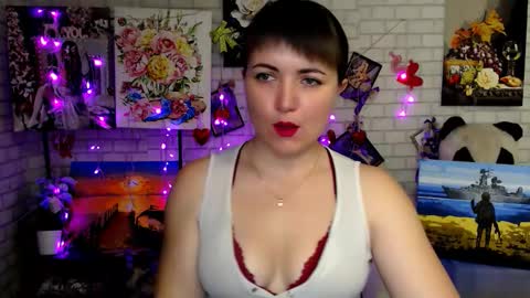 Snapshot of darina_m_ chatting on November 7, 2025, 5:40 am Darina online show from November 7, 2025, 5:40 am