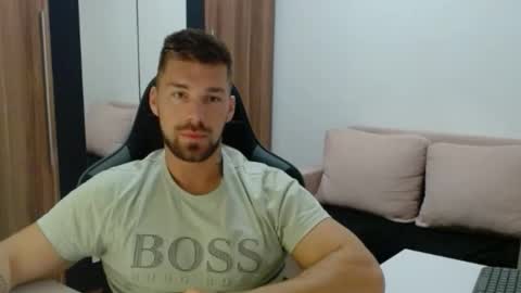 darius_94 online show from November 17, 2025, 5:46 am