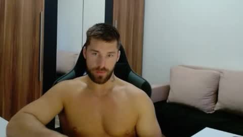 darius_94 online show from February 13, 2026, 6:09 am