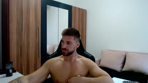 darius_94 online show from July 3, 2026, 7:59 am