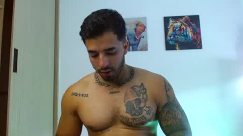 Snapshot of darius_phoenix chatting on July 3, 2026, 5:19 pm Darius Phoenix online show from July 3, 2026, 5:19 pm