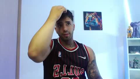 Snapshot of darius_phoenix chatting on July 8, 2026, 6:12 pm Darius Phoenix online show from July 8, 2026, 6:12 pm
