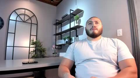 Snapshot of darius_wolfe chatting on May 6, 2026, 11:26 am Darius online show from May 6, 2026, 11:26 am