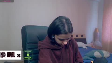 Anessa  online show from November 10, 2025, 6:56 am