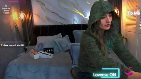 dark_dominika online show from June 3, 2026, 2:33 pm