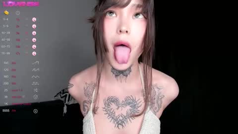 Ester online show from October 1, 2025, 2:23 pm