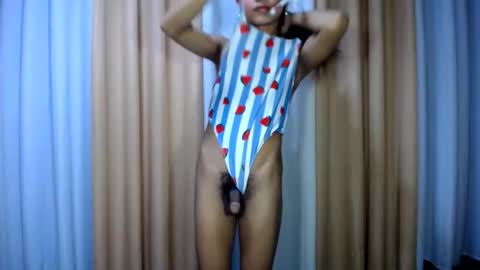 Snapshot of dark_hurohuro19 chatting on May 21, 2026, 12:56 pm LIANNA online show from May 21, 2026, 12:56 pm
