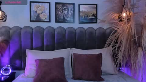 Snapshot of dark_nina_ chatting on October 22, 2025, 3:29 am Nina online show from October 22, 2025, 3:29 am
