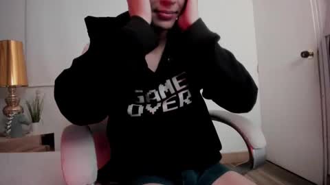 dark_sun333 online show from October 15, 2025, 10:54 pm