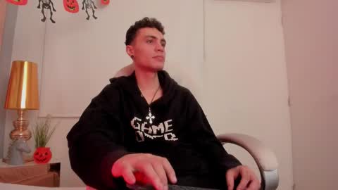 dark_sun333 online show from October 30, 2025, 2:35 am