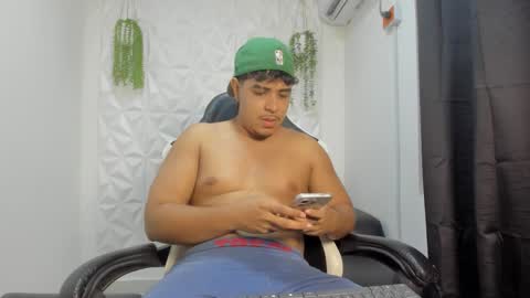 Snapshot of darkalphax01 chatting on January 18, 2026, 2:32 pm darkalphax01 online show from January 18, 2026, 2:32 pm