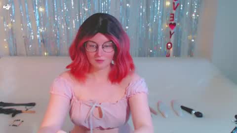 Kelly online show from February 8, 2025, 11:22 am