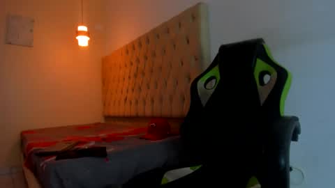 darkknightx01 online show from December 19, 2025, 2:29 am