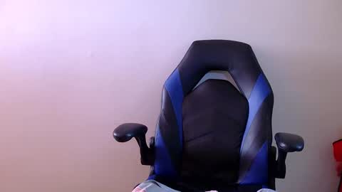 Snapshot of darkkras chatting on January 24, 2025, 6:56 pm Darkkras online show from January 24, 2025, 6:56 pm